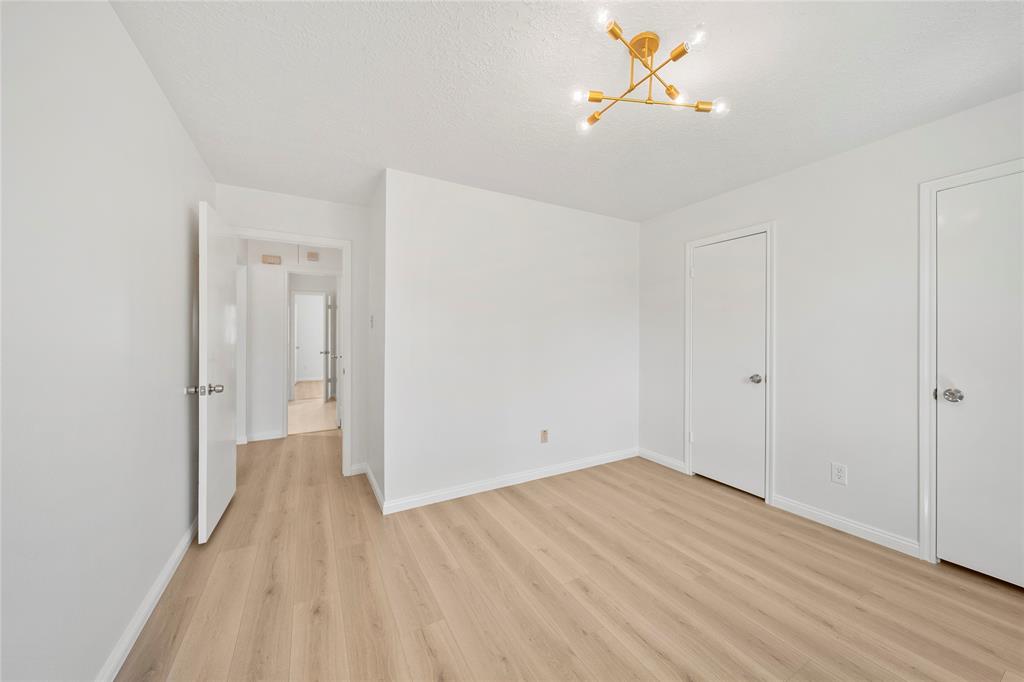 2923 Bentley Court, Pearland, Texas image 21