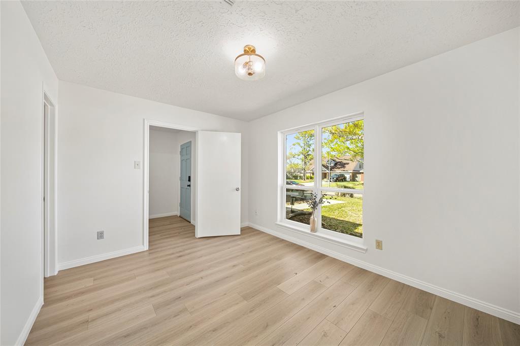 2923 Bentley Court, Pearland, Texas image 16