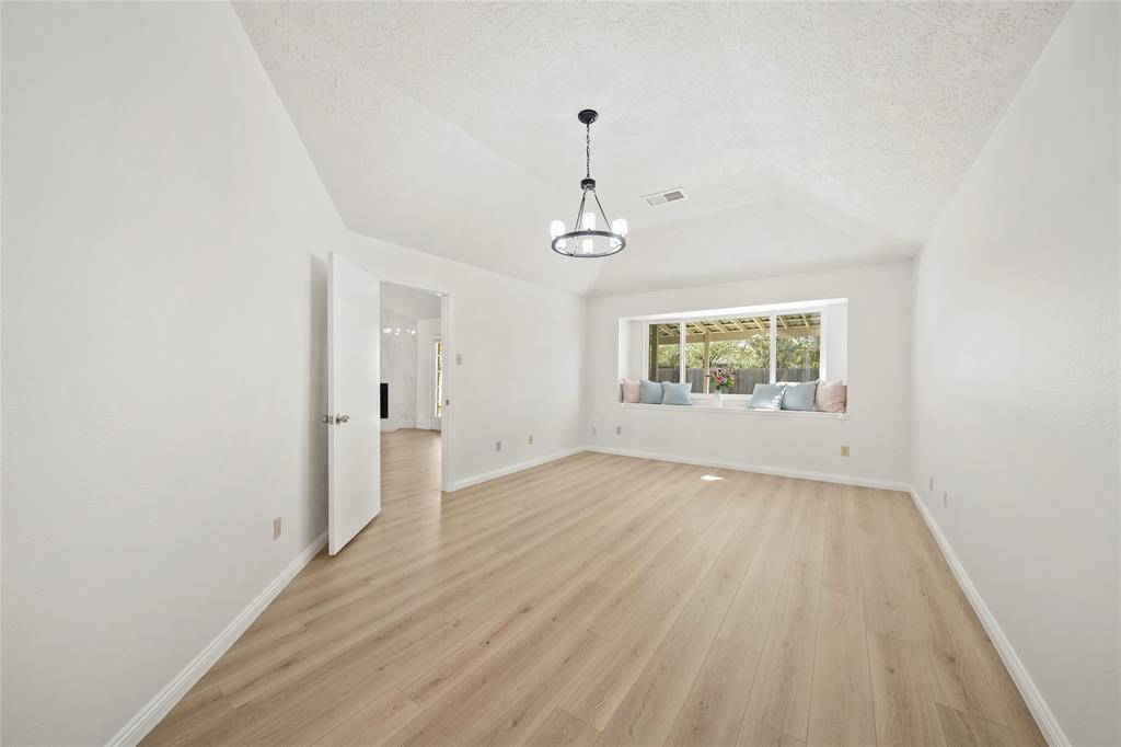 2923 Bentley Court, Pearland, Texas image 11