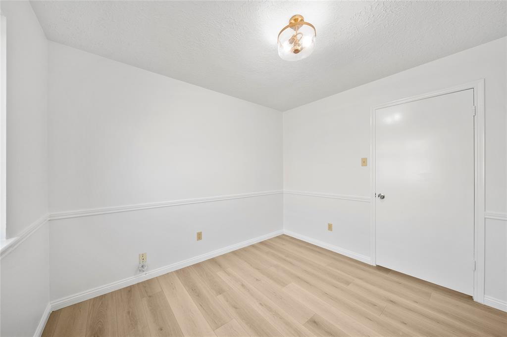 2923 Bentley Court, Pearland, Texas image 19