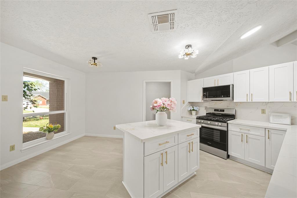 2923 Bentley Court, Pearland, Texas image 10