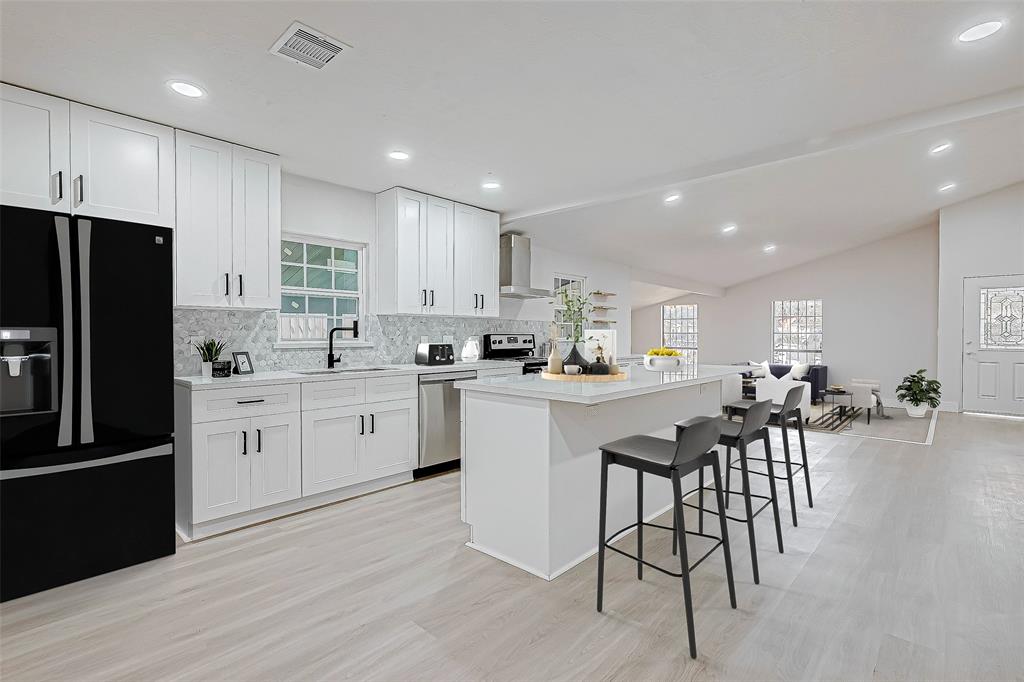 Houston, Texas 77053, United States, 3 Bedrooms Bedrooms, ,2 BathroomsBathrooms,Residential,Pending,82684