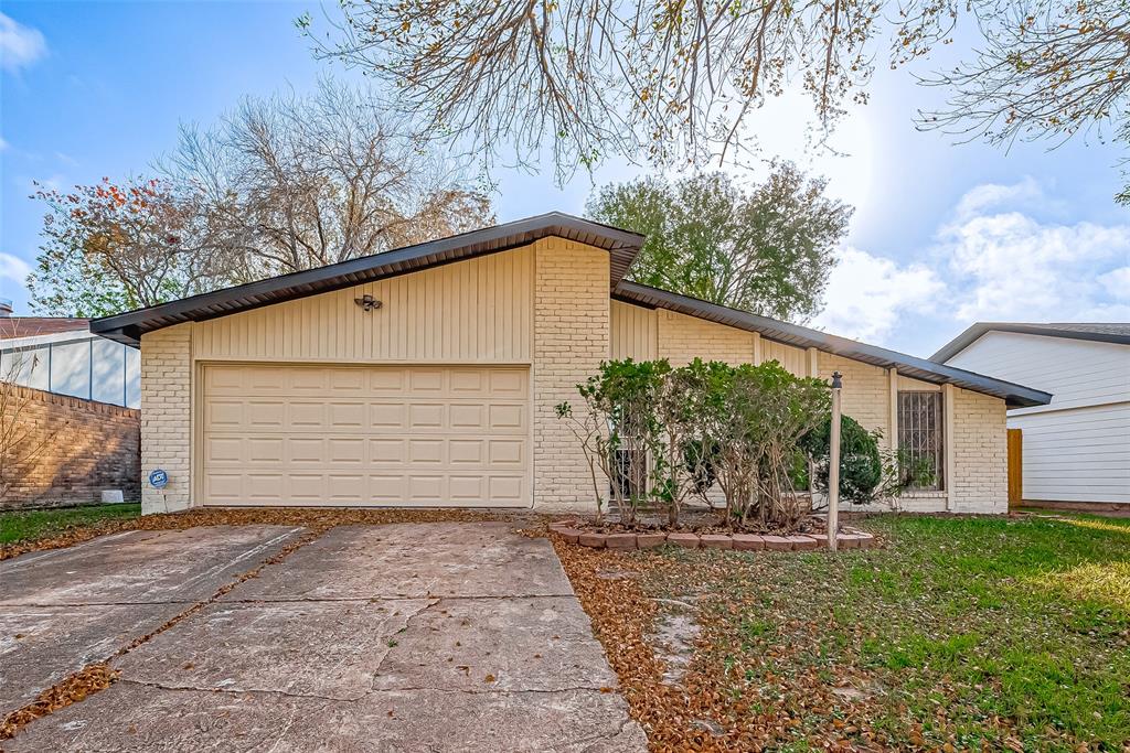 Houston, Texas 77053, United States, 3 Bedrooms Bedrooms, ,2 BathroomsBathrooms,Residential,Pending,82684