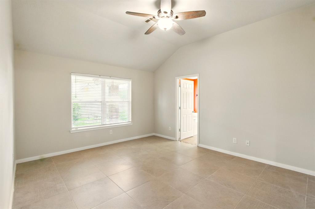4602 Pompton Court, Pearland, Texas image 19
