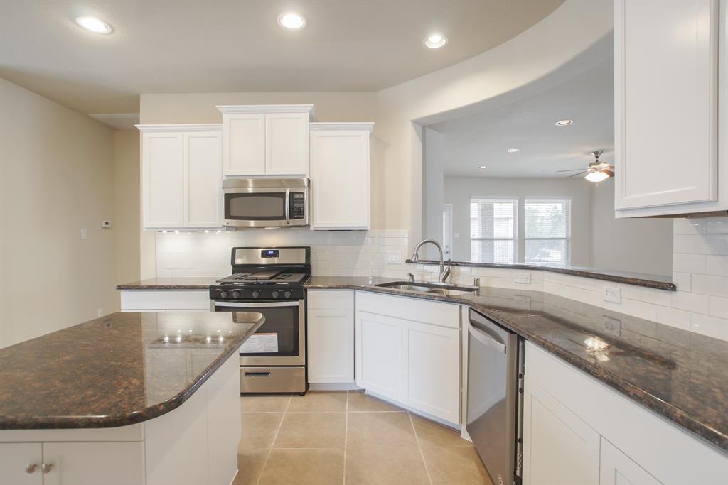 50 Hearthwick Place, The Woodlands, Texas image 7