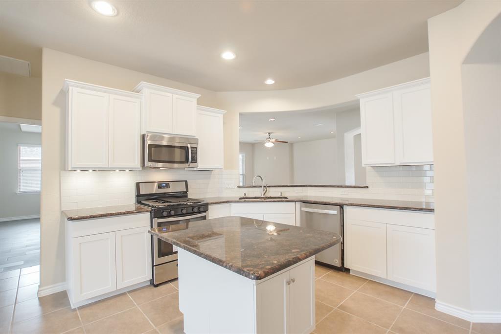 50 Hearthwick Place, The Woodlands, Texas image 5