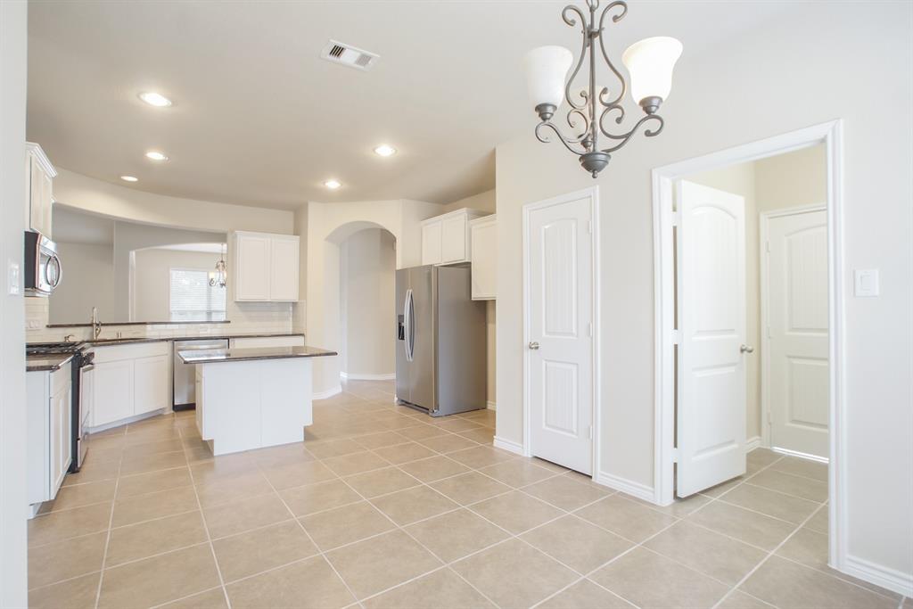 50 Hearthwick Place, The Woodlands, Texas image 9