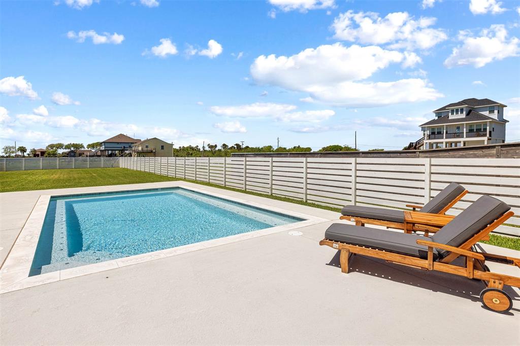 2411 103rd Street, Galveston, Texas image 3