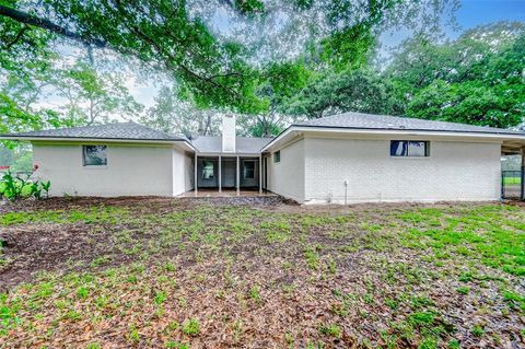 A home in Sealy