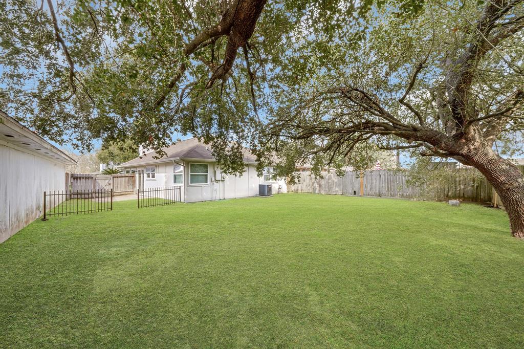 4925 Greenwood Drive, Rosenberg, Texas image 23