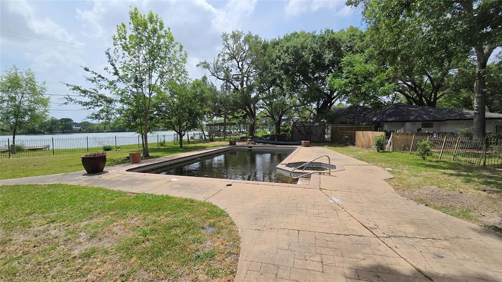 15302 Lakeview Drive, Jersey Village, Texas image 24