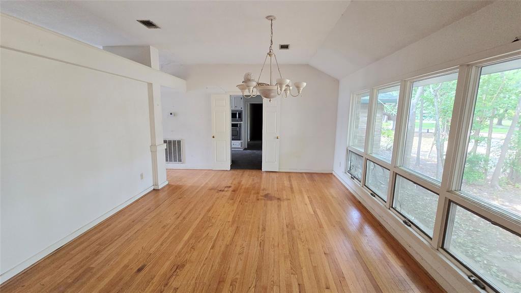15302 Lakeview Drive