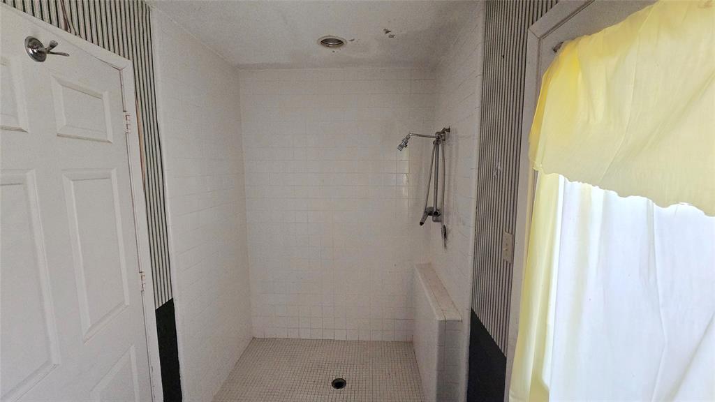 15302 Lakeview Drive, Jersey Village, Texas image 14