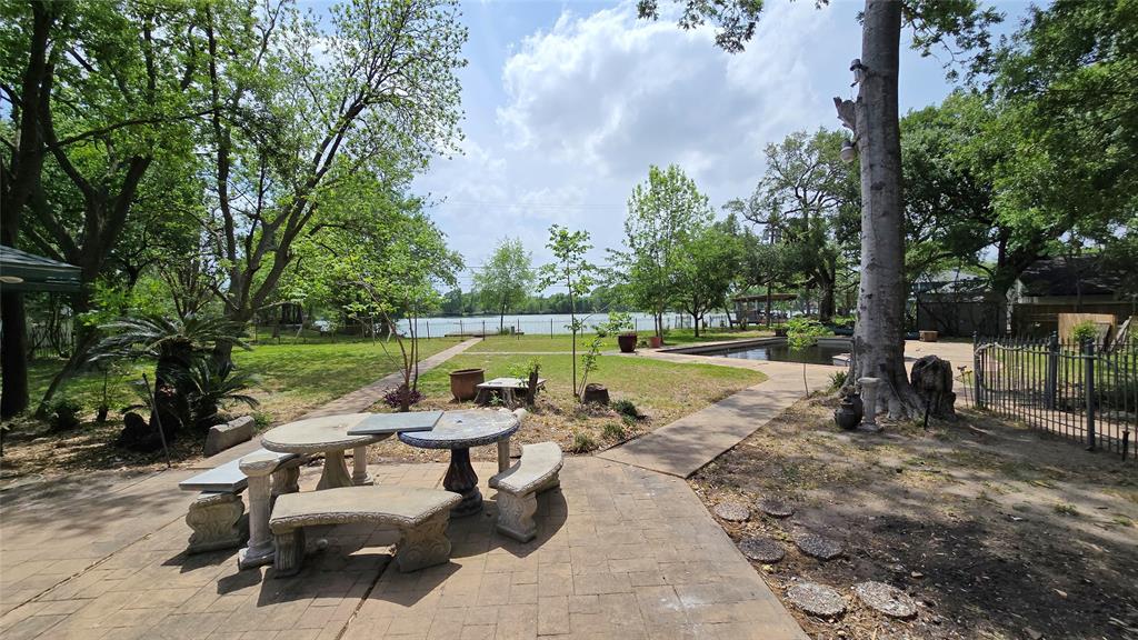 15302 Lakeview Drive, Jersey Village, Texas image 23