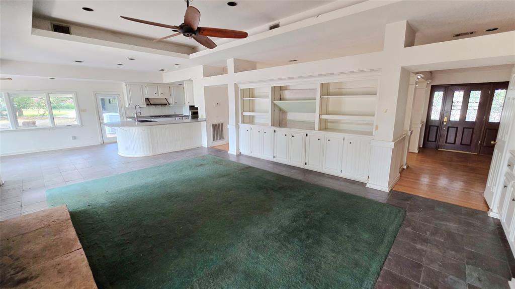 15302 Lakeview Drive