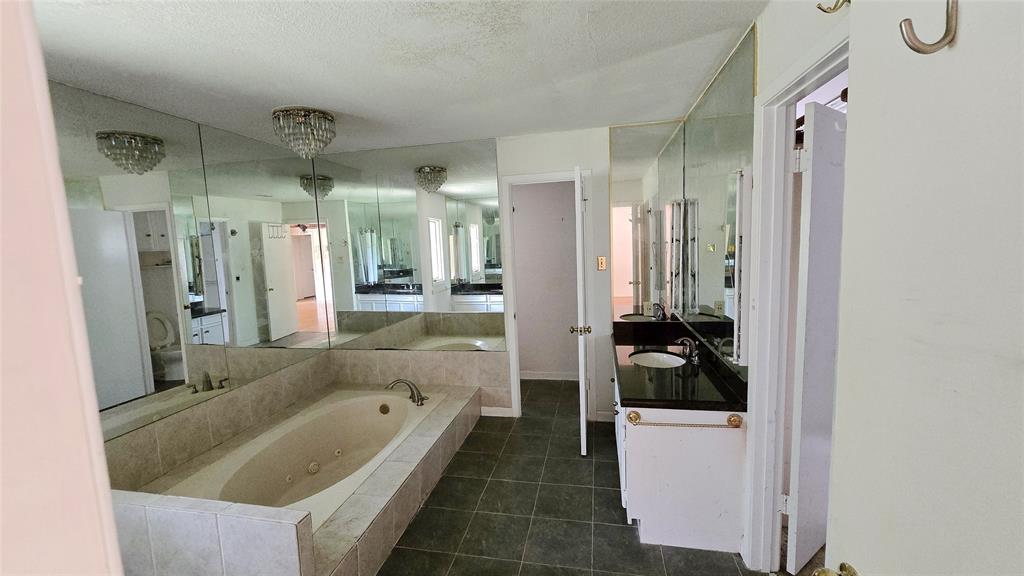 15302 Lakeview Drive, Jersey Village, Texas image 22