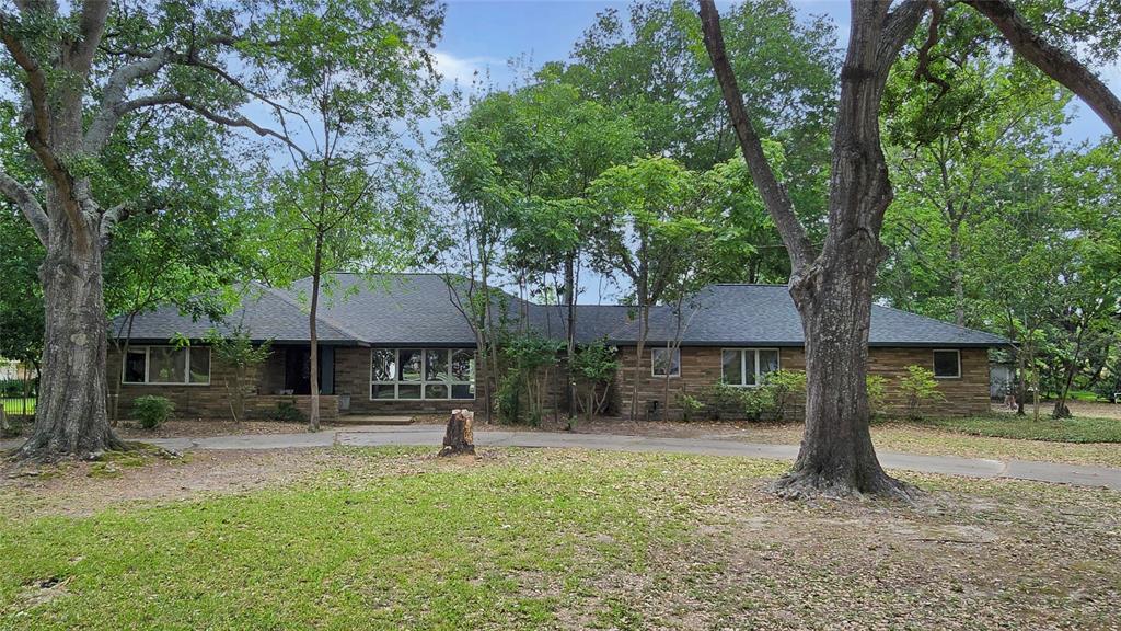 15302 Lakeview Drive, Jersey Village, Texas image 1