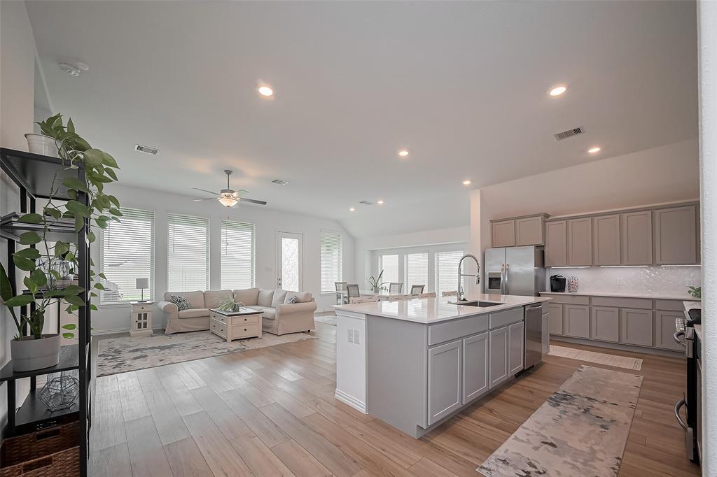 14206 Hawley Village Way, Rosharon, Texas image 19