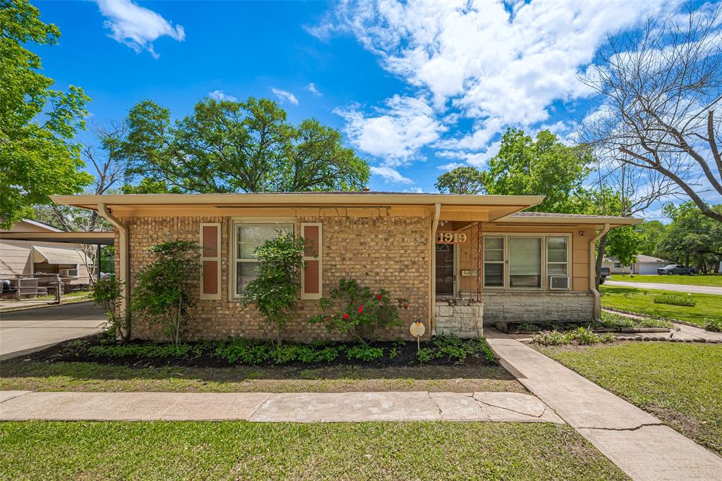 1919 Lenz Street, La Marque, Texas image 1