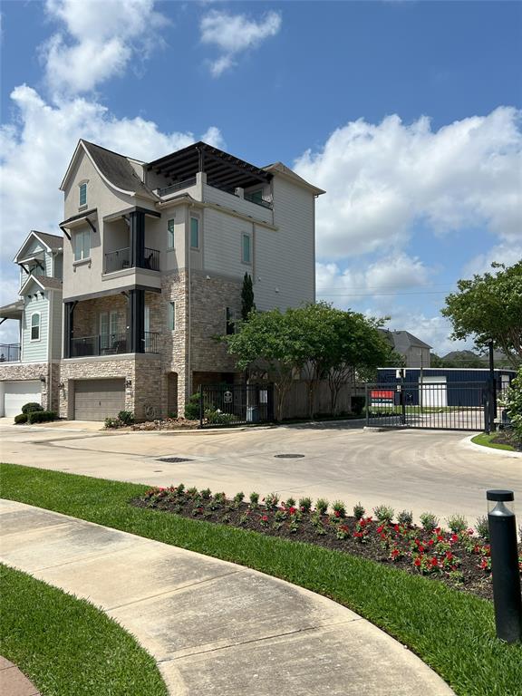 1415 Maple Stream Drive