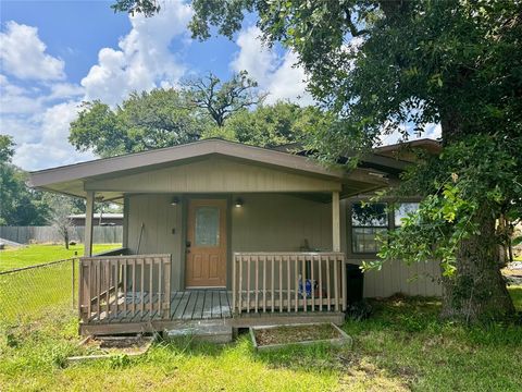 A home in Clute