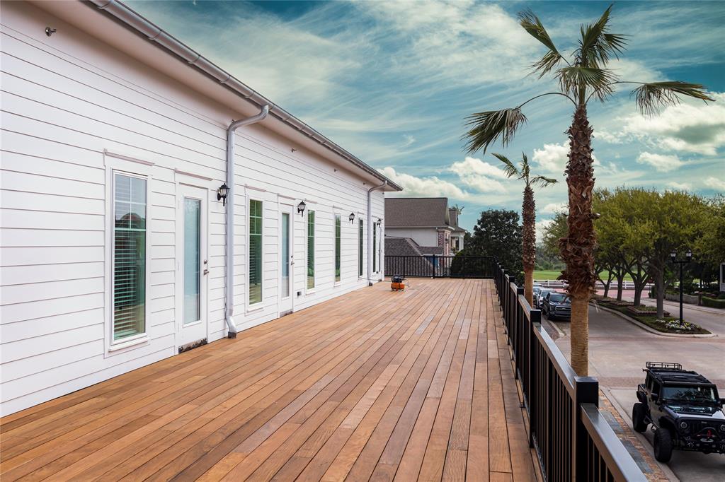 12 Evia Main Unit 2204 Street 2204