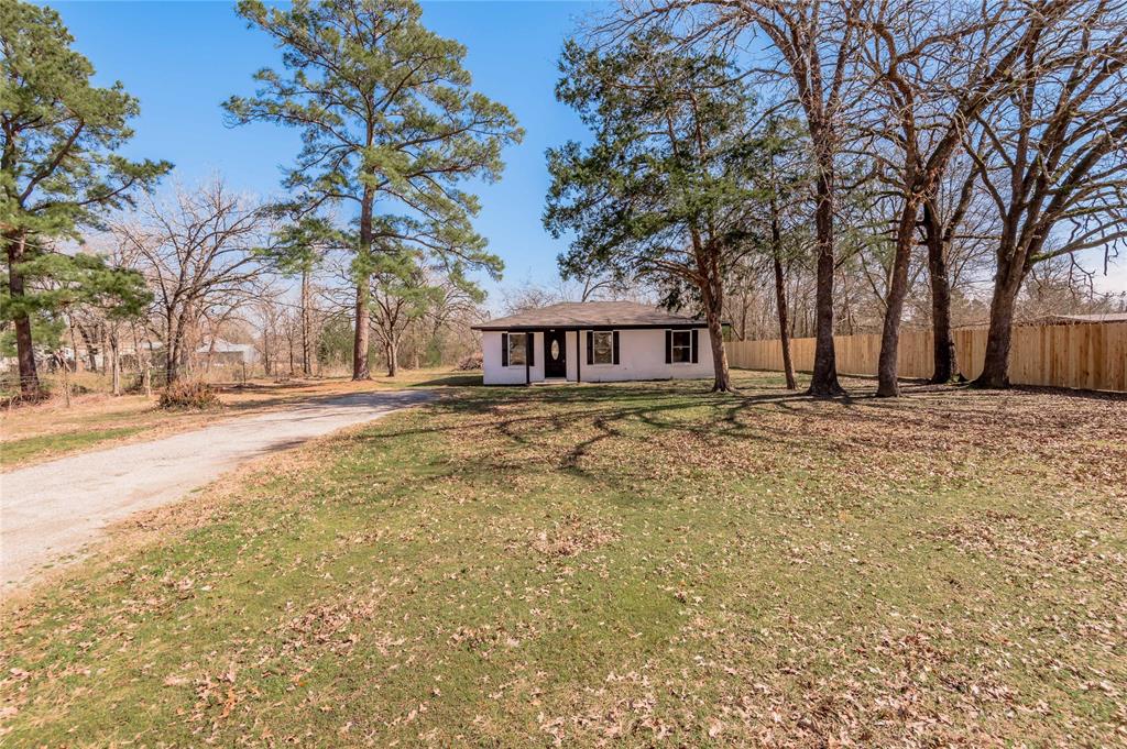 13 Merlin Spur, Huntsville, Texas image 2