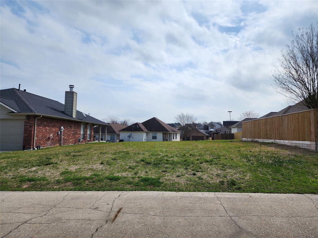 123 April Cove Street, Conroe, Texas image 2