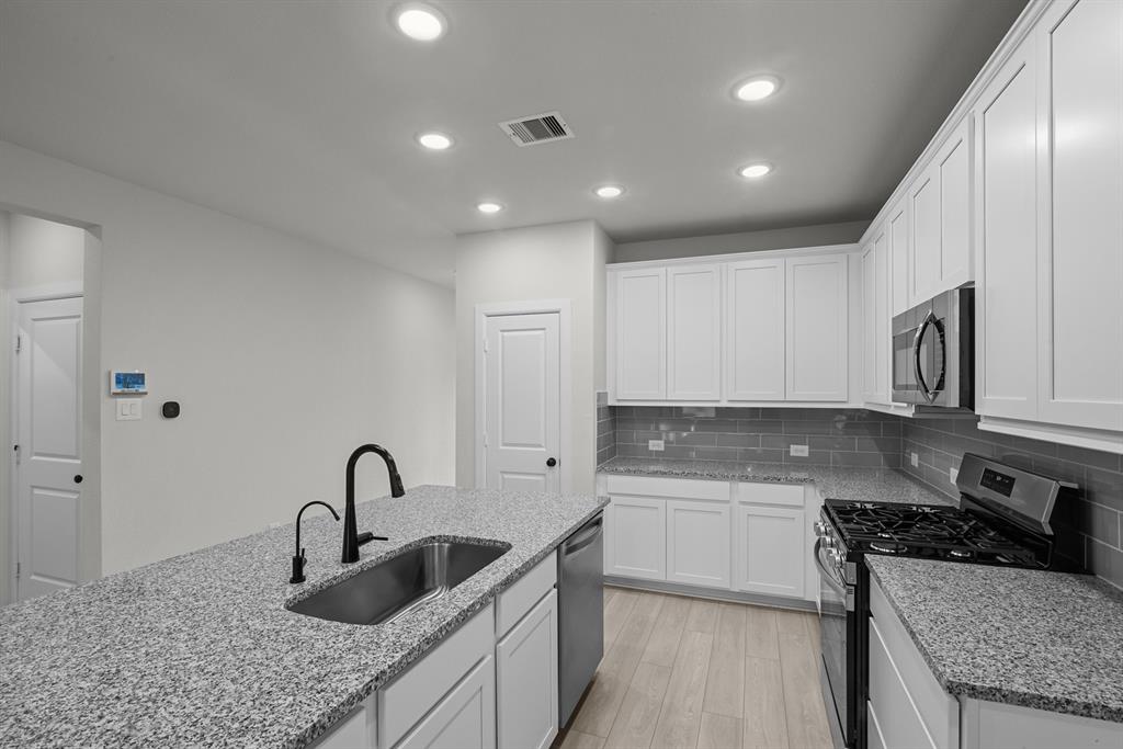 26510 Brilliant Beam Way, Hockley, Texas image 18