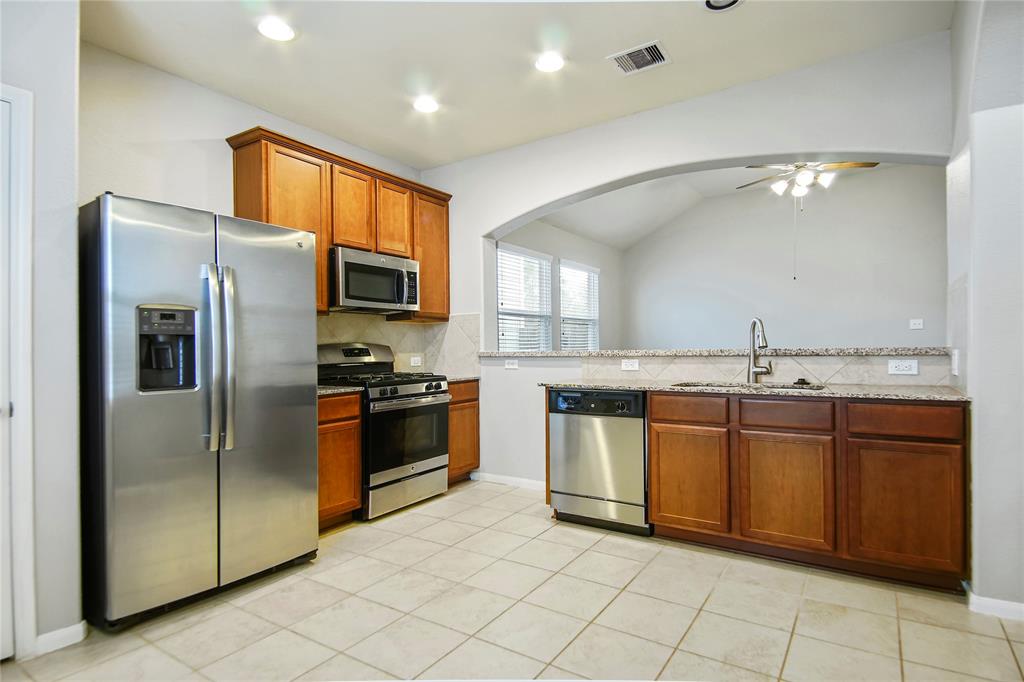 21730 Mossy Field Lane, Spring, Texas image 2