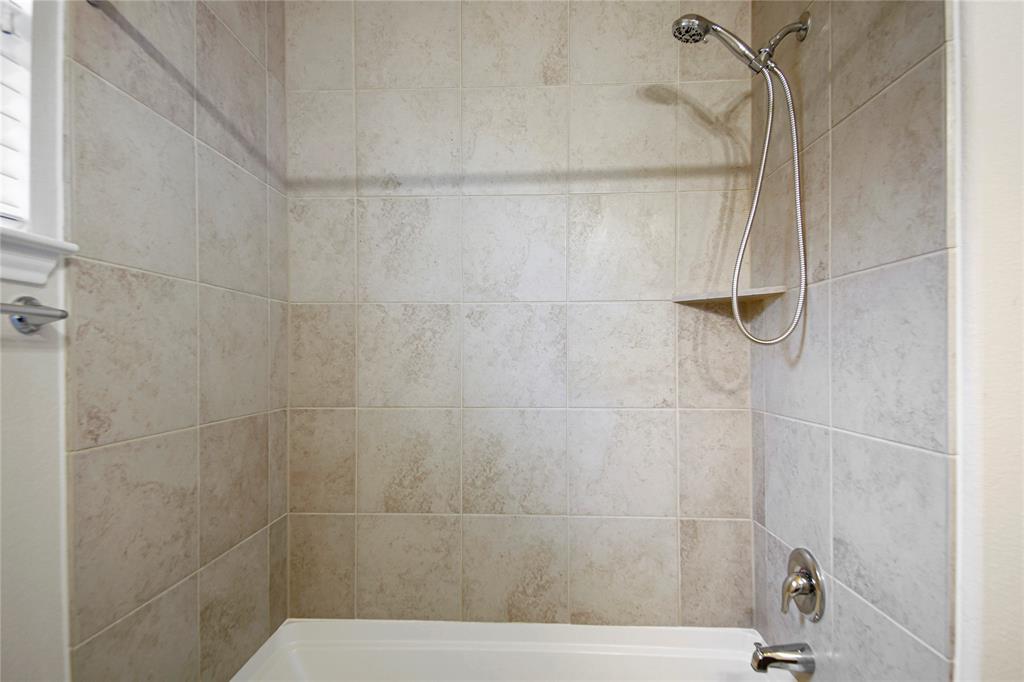 21730 Mossy Field Lane, Spring, Texas image 10