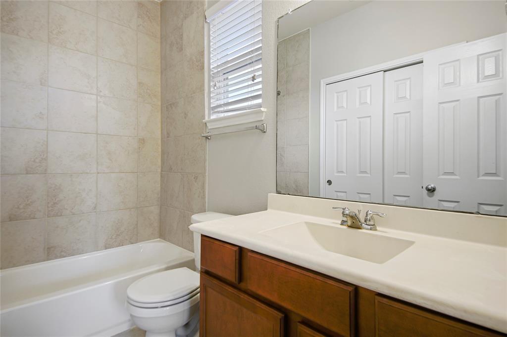 21730 Mossy Field Lane, Spring, Texas image 11