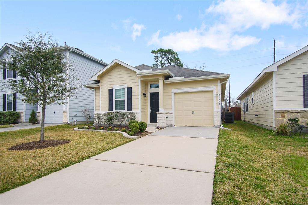 21730 Mossy Field Lane, Spring, Texas image 1