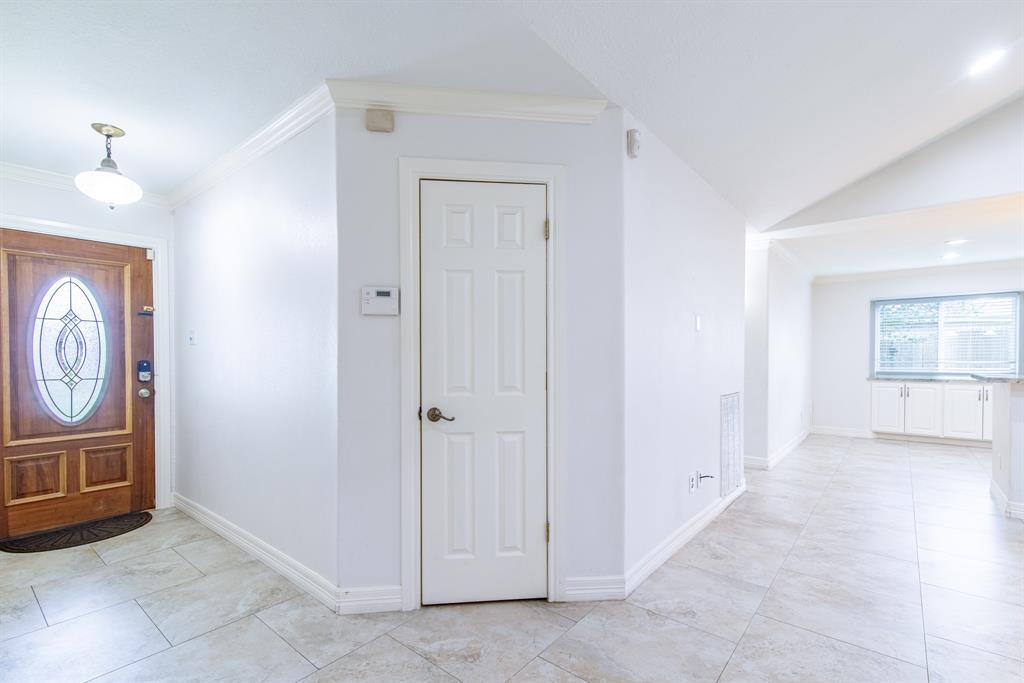 3819 Teakwood Drive, La Porte, Texas image 10