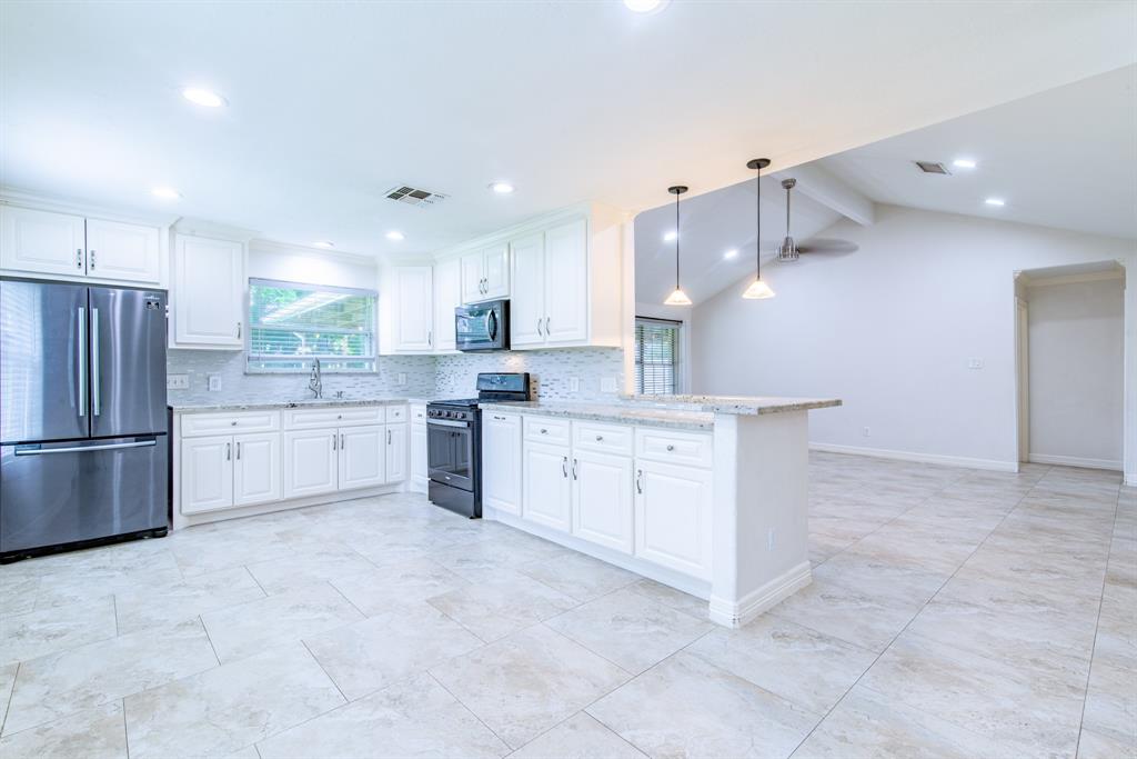 3819 Teakwood Drive, La Porte, Texas image 14