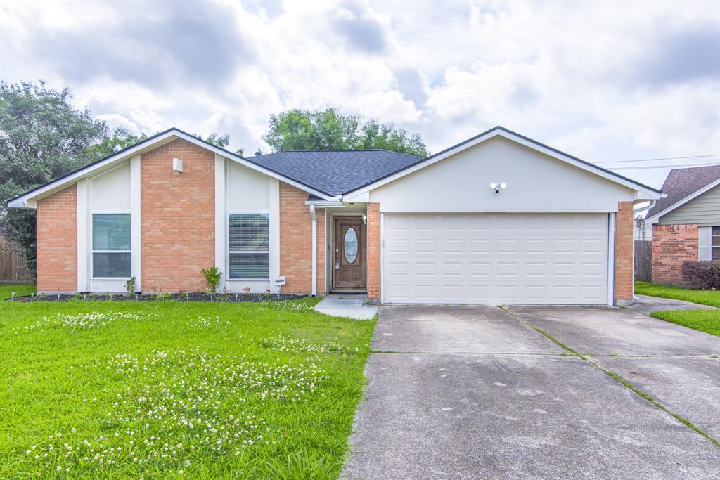 3819 Teakwood Drive, La Porte, Texas image 1