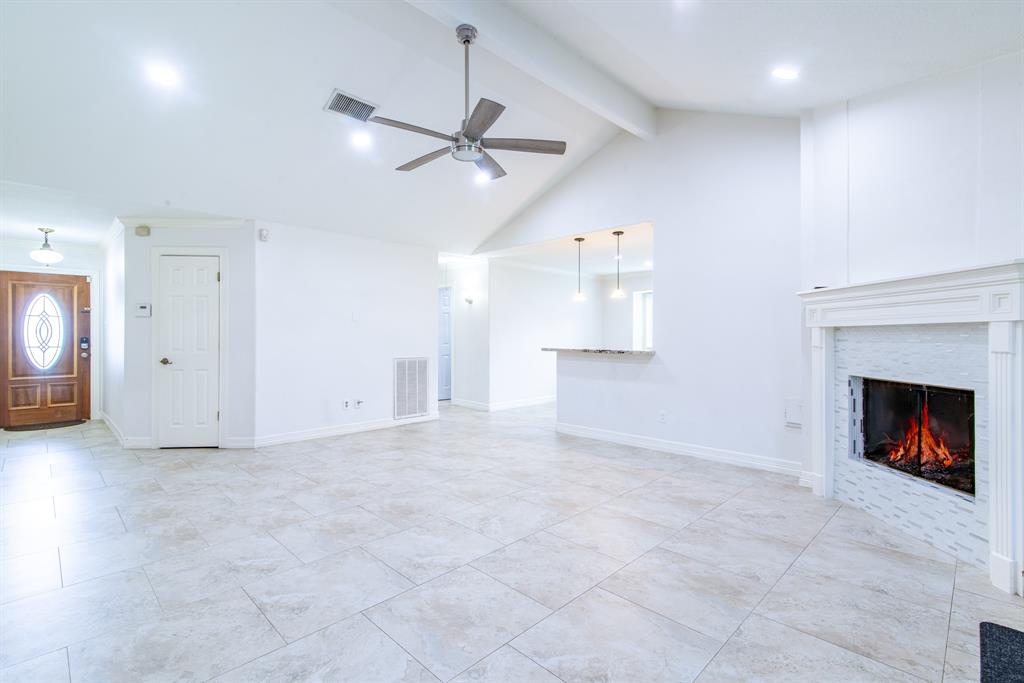 3819 Teakwood Drive, La Porte, Texas image 9