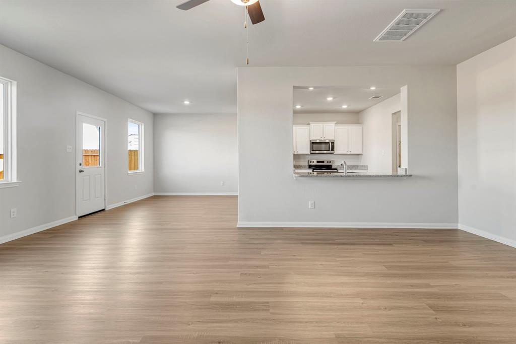 8126 Sunberry Shadow Drive, Houston, Texas image 3