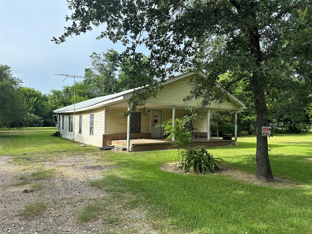 1102 N Battlebell Road, Highlands, Texas image 1