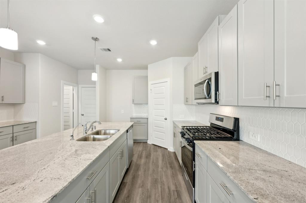554 Avisa Drive, Kemah, Texas image 10