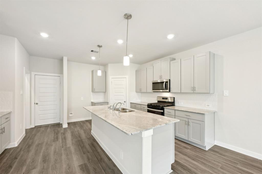 554 Avisa Drive, Kemah, Texas image 11