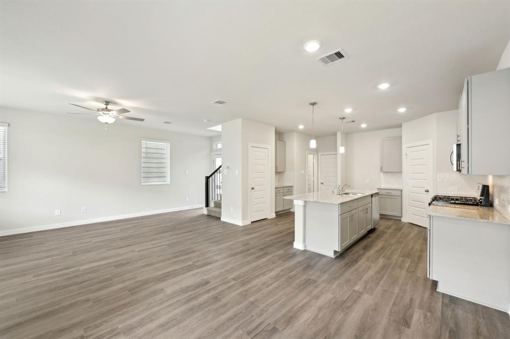 554 Avisa Drive, Kemah, Texas image 8