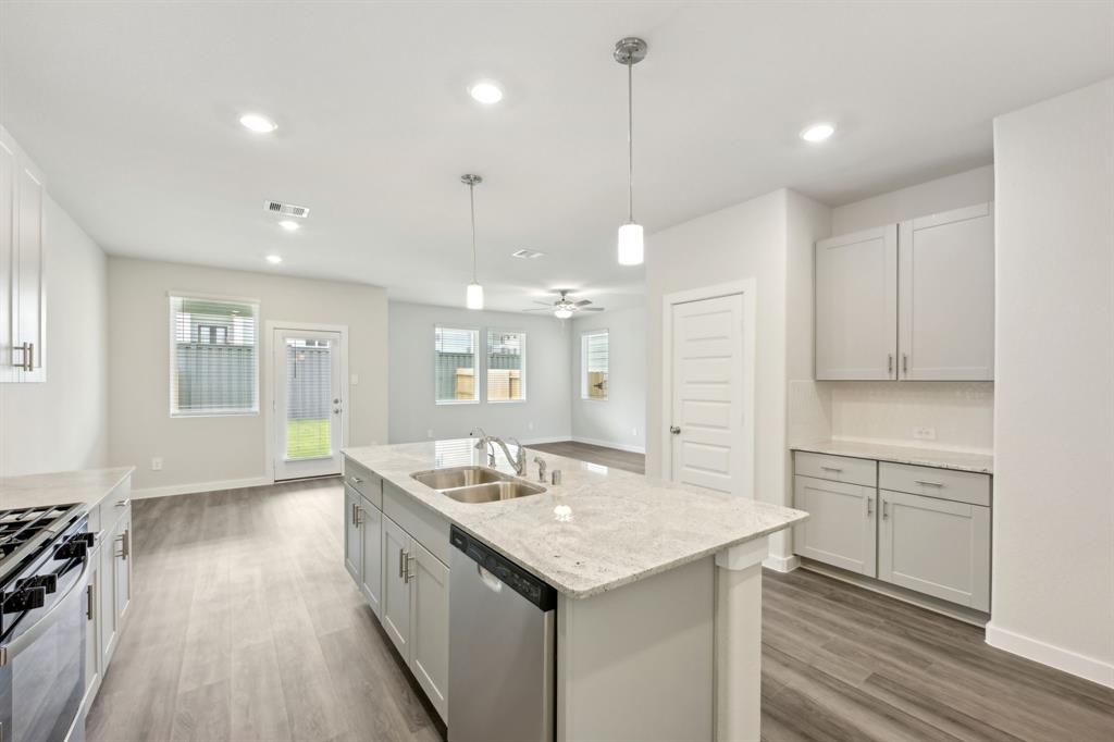 554 Avisa Drive, Kemah, Texas image 14