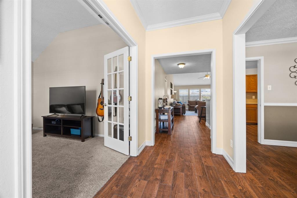 4727 Widerop Lane, Friendswood, Texas image 2
