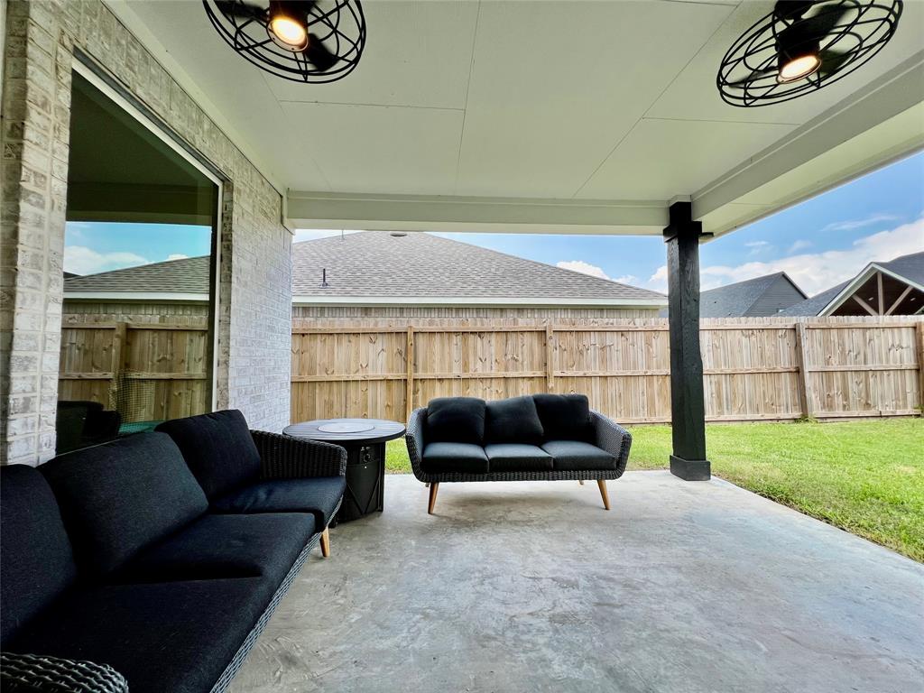 623 Greystone Lane, Angleton, Texas image 32