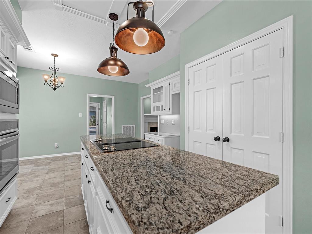 5831 Mountain View Drive, Kingwood, Texas image 16