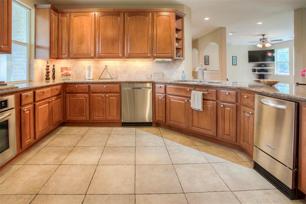 1634 Topaz Trail, Willis, Texas image 11