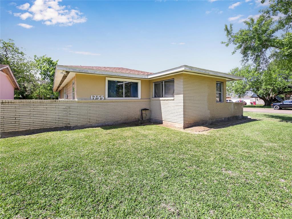1755 W 10th Street, Freeport, Texas image 33