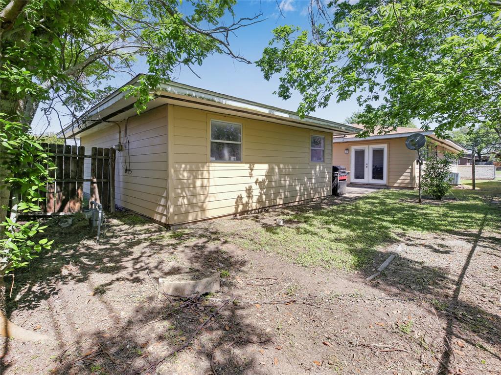 1755 W 10th Street, Freeport, Texas image 2