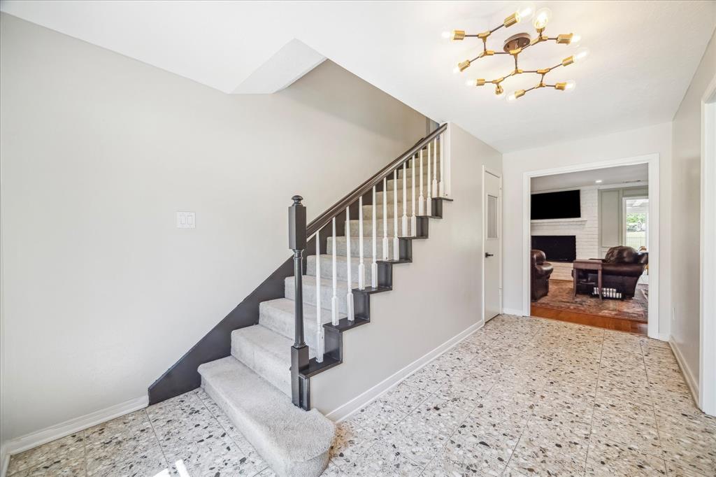 619 Chevy Chase Circle, Sugar Land, Texas image 5